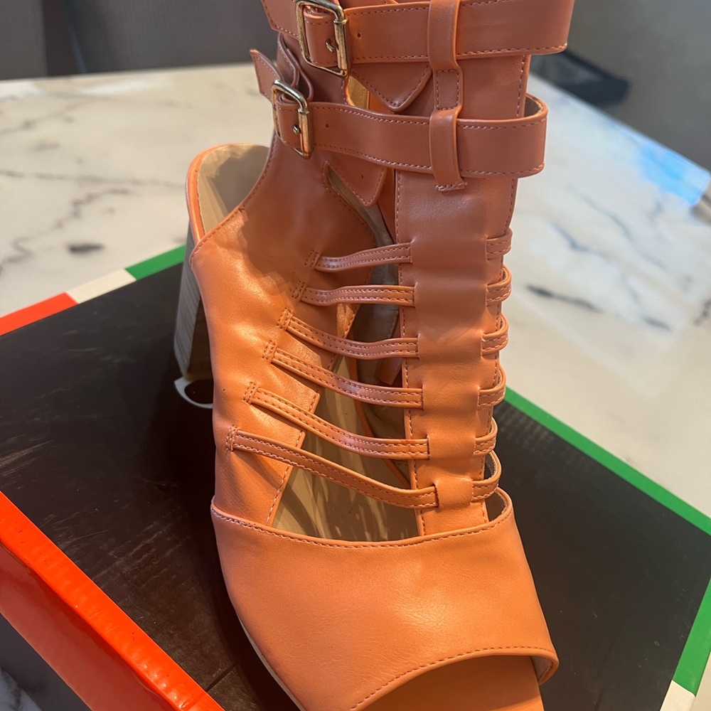 Bucco scrappy sandal 9